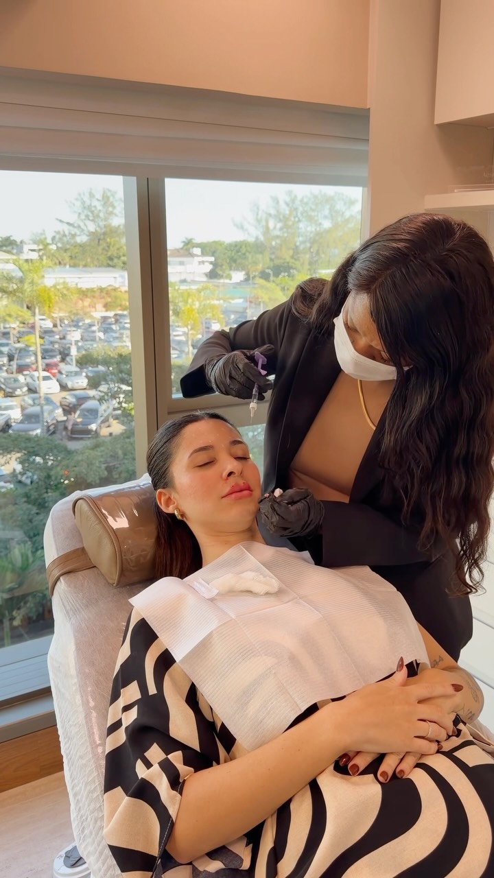 Atendimento facial realizado na Clínica Crystal